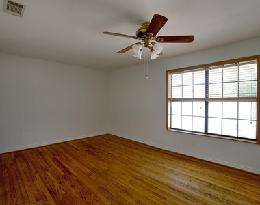 6702 Hyacinth Lane - Photo Thumbnail 12