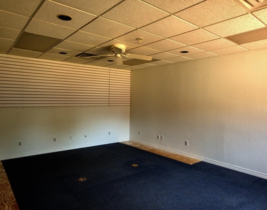 6702 Hyacinth Lane - Photo Thumbnail 7
