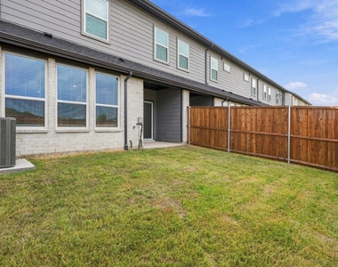 8852 Enclave Way - Photo Thumbnail 25