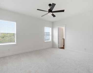 8852 Enclave Way - Photo Thumbnail 17