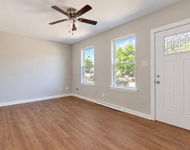 3019 Nw 27th Street - Photo Thumbnail 2