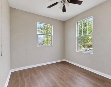 3019 Nw 27th Street - Photo Thumbnail 8