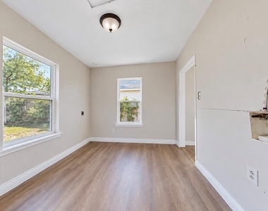 3019 Nw 27th Street - Photo Thumbnail 9