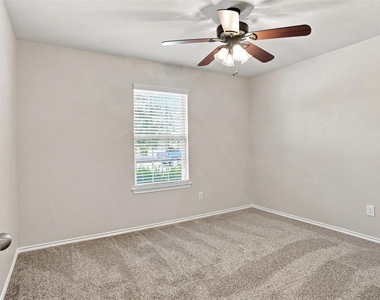 1060 Sadie Street - Photo Thumbnail 12