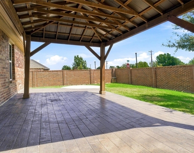 1060 Sadie Street - Photo Thumbnail 1
