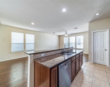 7416 Coronado Avenue - Photo Thumbnail 11