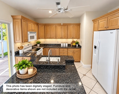 111 Se 7th Avenue - Photo Thumbnail 1