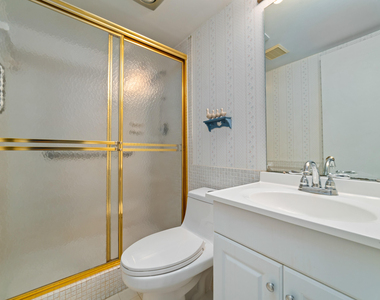 22615 Sw 66th Avenue - Photo Thumbnail 22