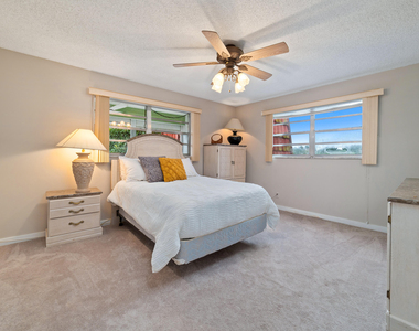 22615 Sw 66th Avenue - Photo Thumbnail 12