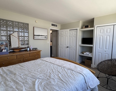 305 N Pompano Beach Boulevard - Photo Thumbnail 16