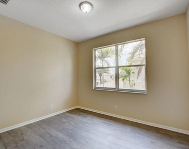 1388 Beacon Circle - Photo Thumbnail 21