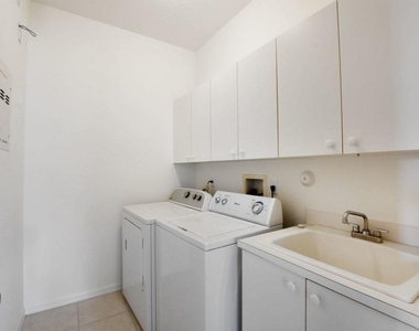 1388 Beacon Circle - Photo Thumbnail 6