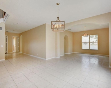 1388 Beacon Circle - Photo Thumbnail 8