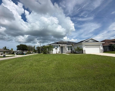 2329 Sw Alminar Street - Photo Thumbnail 1