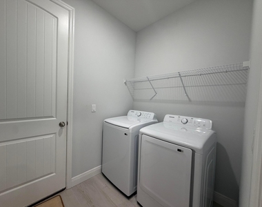 2329 Sw Alminar Street - Photo Thumbnail 7