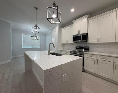 2329 Sw Alminar Street - Photo Thumbnail 12