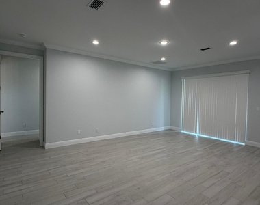 2329 Sw Alminar Street - Photo Thumbnail 5