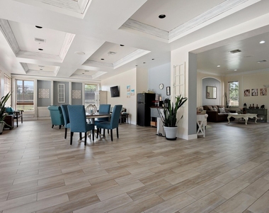 11720 Saint Andrews Place - Photo Thumbnail 13