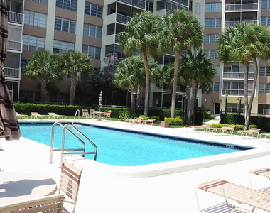 10777 W Sample Road - Photo Thumbnail 7