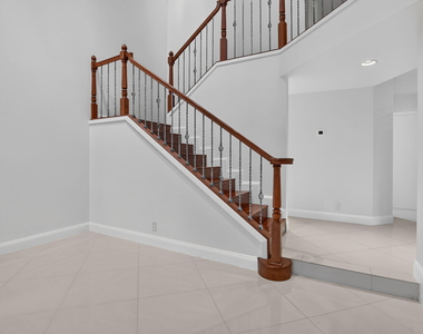 7756 La Mirada Drive - Photo Thumbnail 14