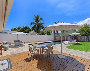 918 Se 3rd Avenue - Photo Thumbnail 16