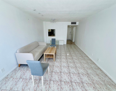 211 Ne 8th Avenue - Photo Thumbnail 2