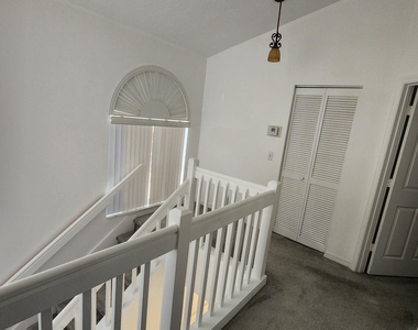 271 Live Oak Lane - Photo Thumbnail 9