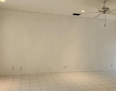 271 Live Oak Lane - Photo Thumbnail 3