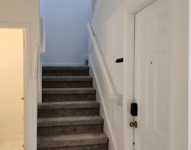 271 Live Oak Lane - Photo Thumbnail 6