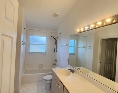 271 Live Oak Lane - Photo Thumbnail 23