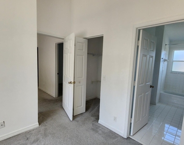 271 Live Oak Lane - Photo Thumbnail 18