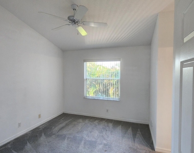 271 Live Oak Lane - Photo Thumbnail 16