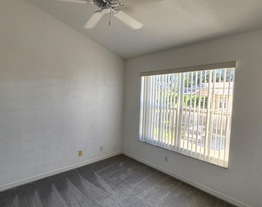 271 Live Oak Lane - Photo Thumbnail 17
