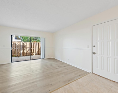 3404 Gardens East Drive - Photo Thumbnail 3