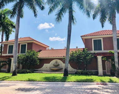 11750 St Andrews Place - Photo Thumbnail 2