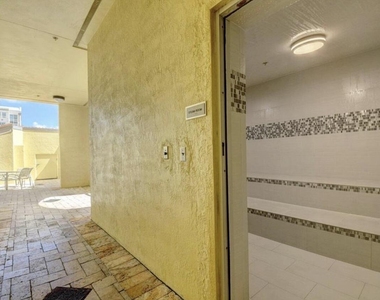 801 S Olive Avenue - Photo Thumbnail 35
