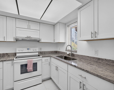1628 Se Green Acres Circle - Photo Thumbnail 12