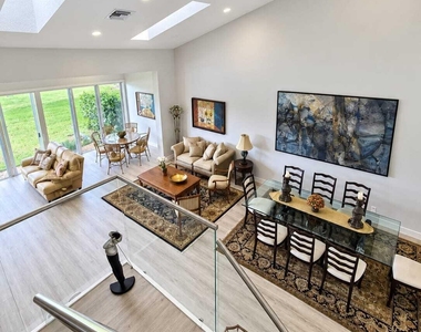4103 Carriage Drive - Photo Thumbnail 5