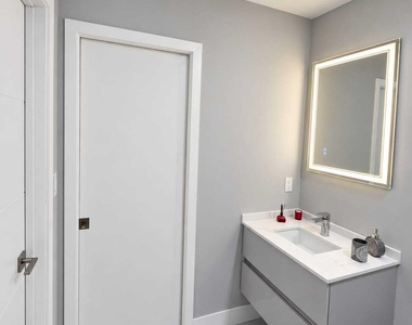 4103 Carriage Drive - Photo Thumbnail 13