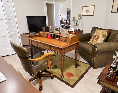 4103 Carriage Drive - Photo Thumbnail 12