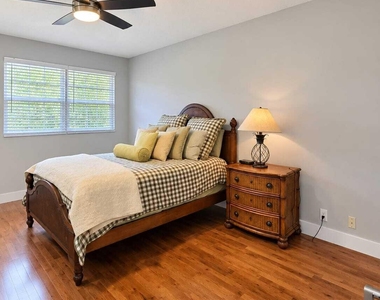 4103 Carriage Drive - Photo Thumbnail 20