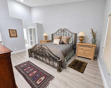 4103 Carriage Drive - Photo Thumbnail 15