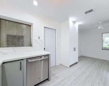 1110 Sw 31st Street - Photo Thumbnail 5