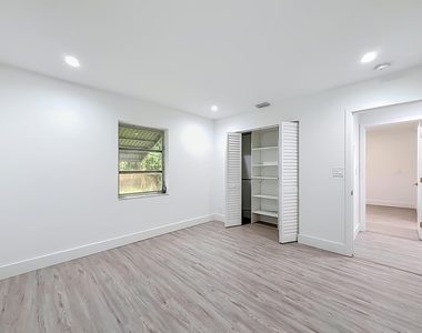 1110 Sw 31st Street - Photo Thumbnail 14
