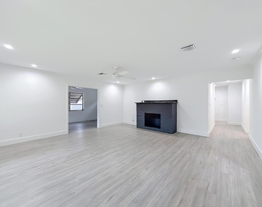 1110 Sw 31st Street - Photo Thumbnail 8