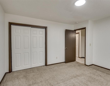 2210 30th Street - Photo Thumbnail 16