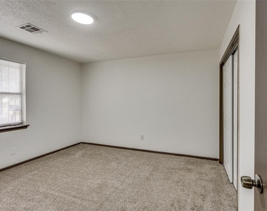 2210 30th Street - Photo Thumbnail 15