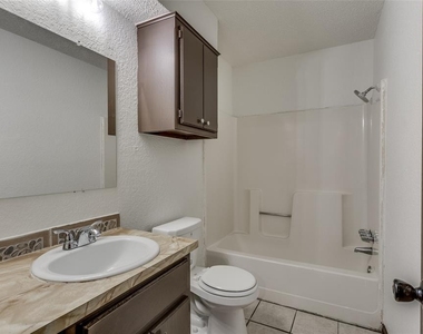 2210 30th Street - Photo Thumbnail 14