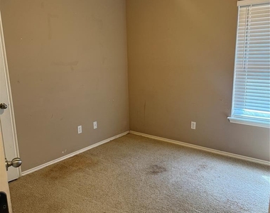 400 S Castle Ridge Lane - Photo Thumbnail 19