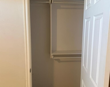 400 S Castle Ridge Lane - Photo Thumbnail 27